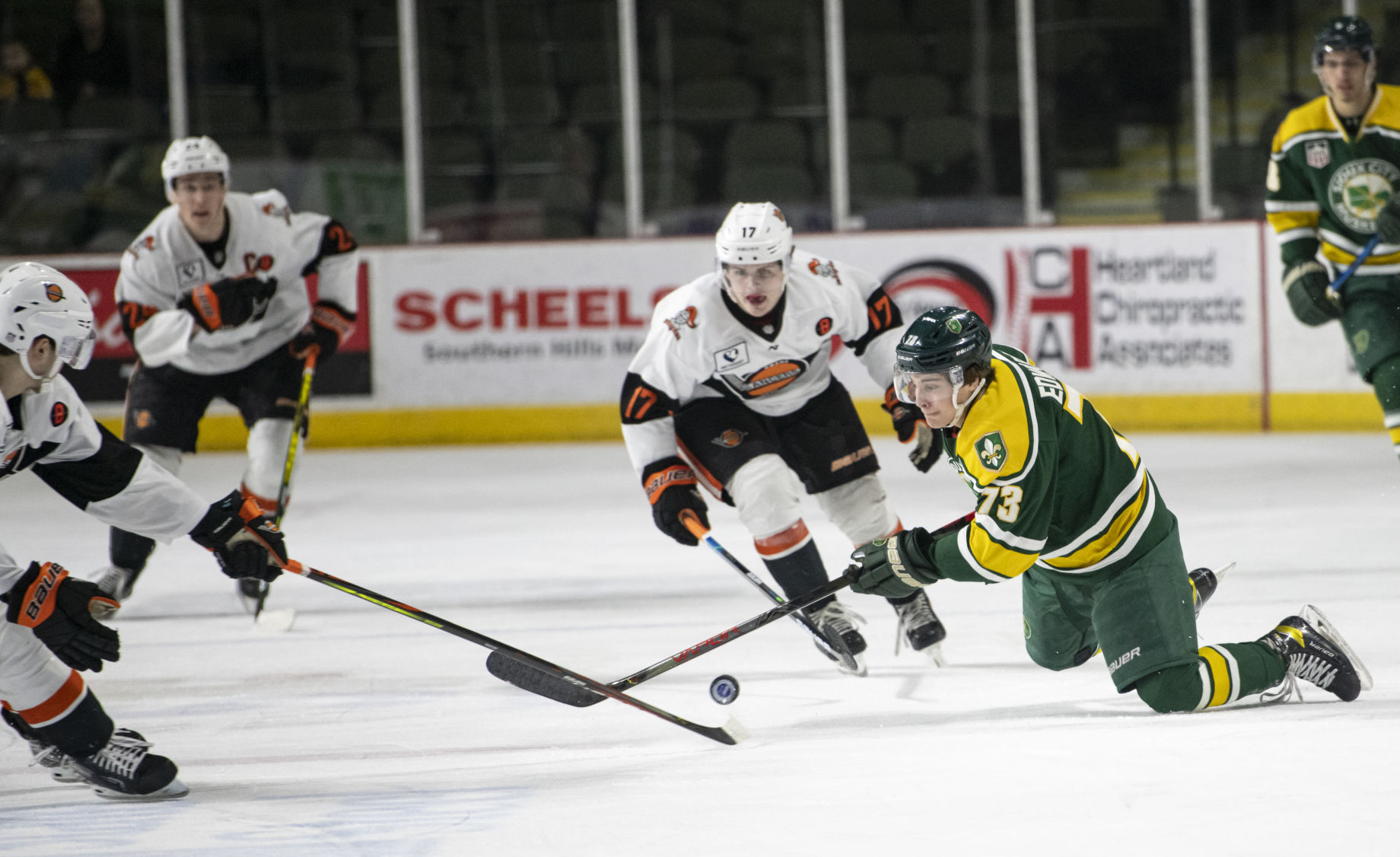 Musketeers vs Lancers hockey